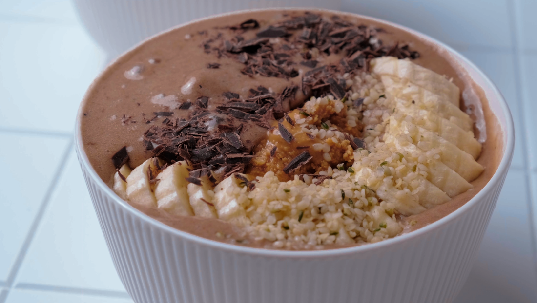 Chocolate Peanut Butter Energy Smoothie Bowl